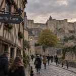 Visiter Caen et sa région : vue du château de Caen depuis le vieux Caen